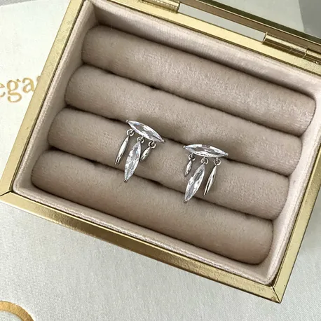 Gümüş Göz Detaylı Küpe