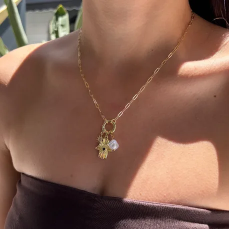 Fatma Ana Eli Charm Kolye